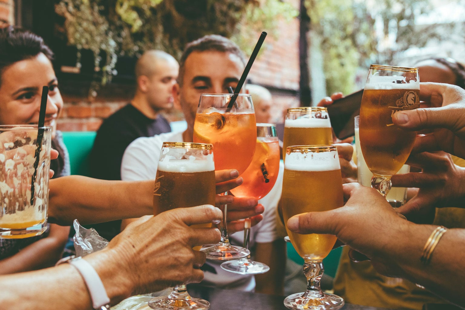 guide to alcohol and laser eye surgery