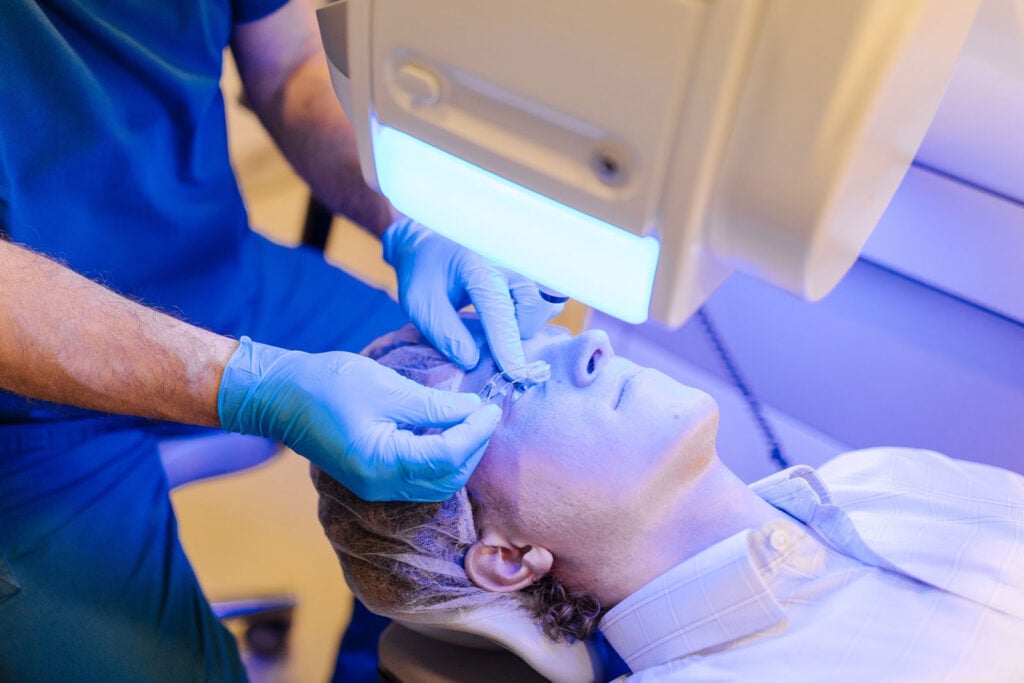 laser-eye-surgery-in-action