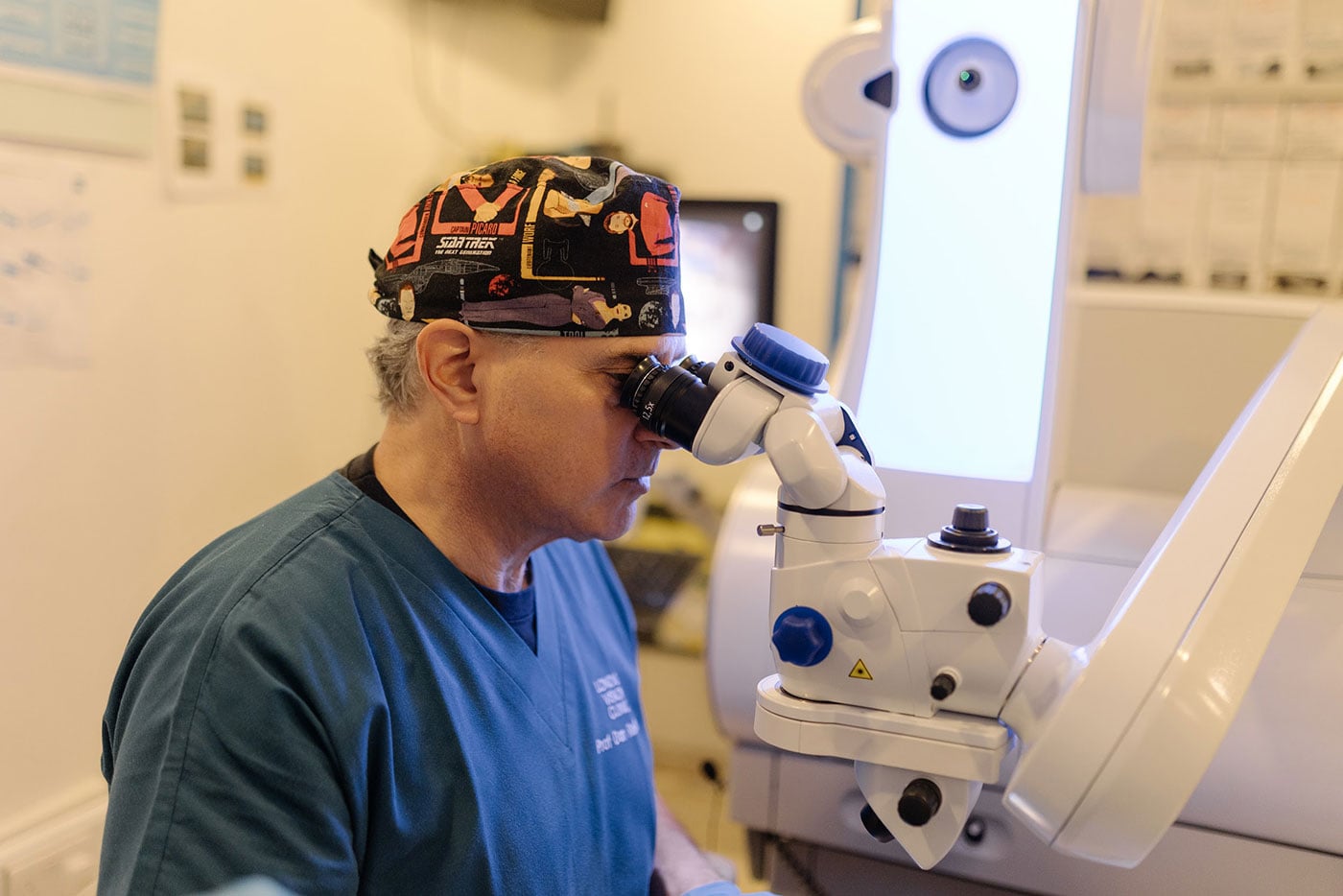 refractive-laser-eye-surgery-course-london