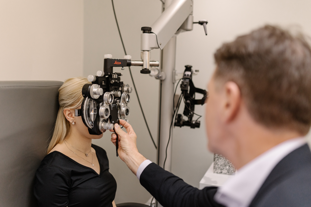 the process of laser eye surgery from london